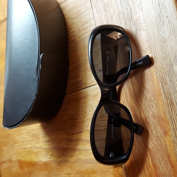 Oliver Peoples Glossy Black Sunglasses main image 6